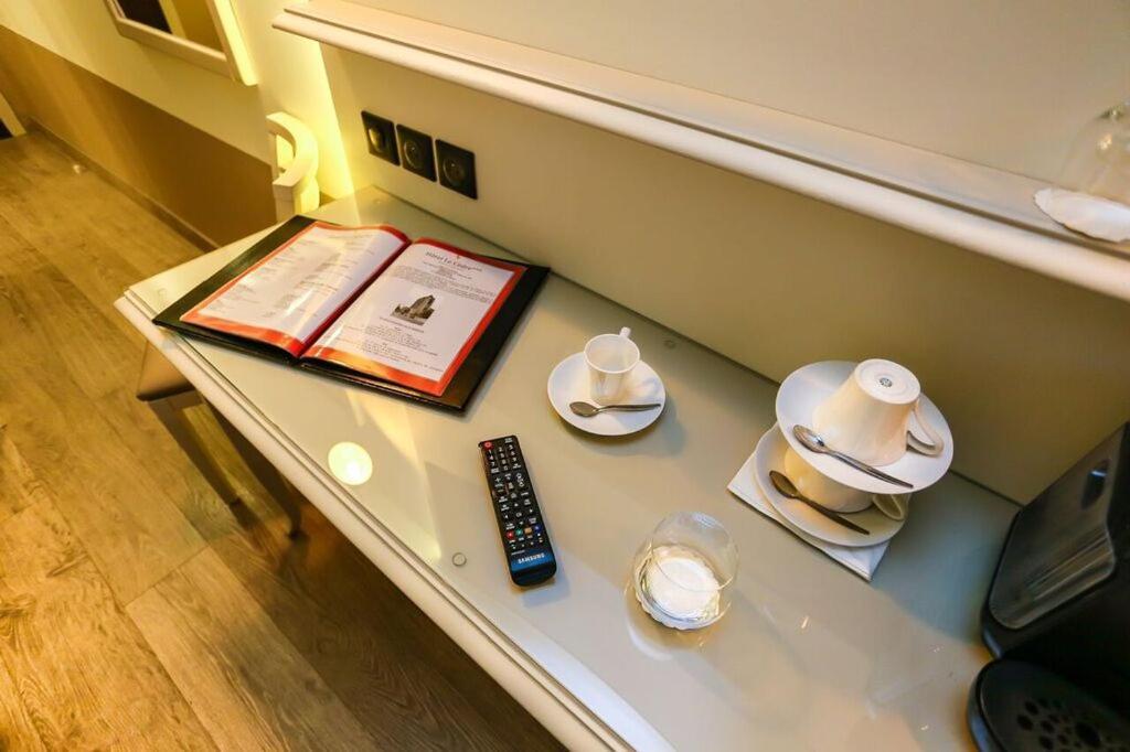 Cit'Hotel - Hotel Le Cedre نويون المظهر الخارجي الصورة