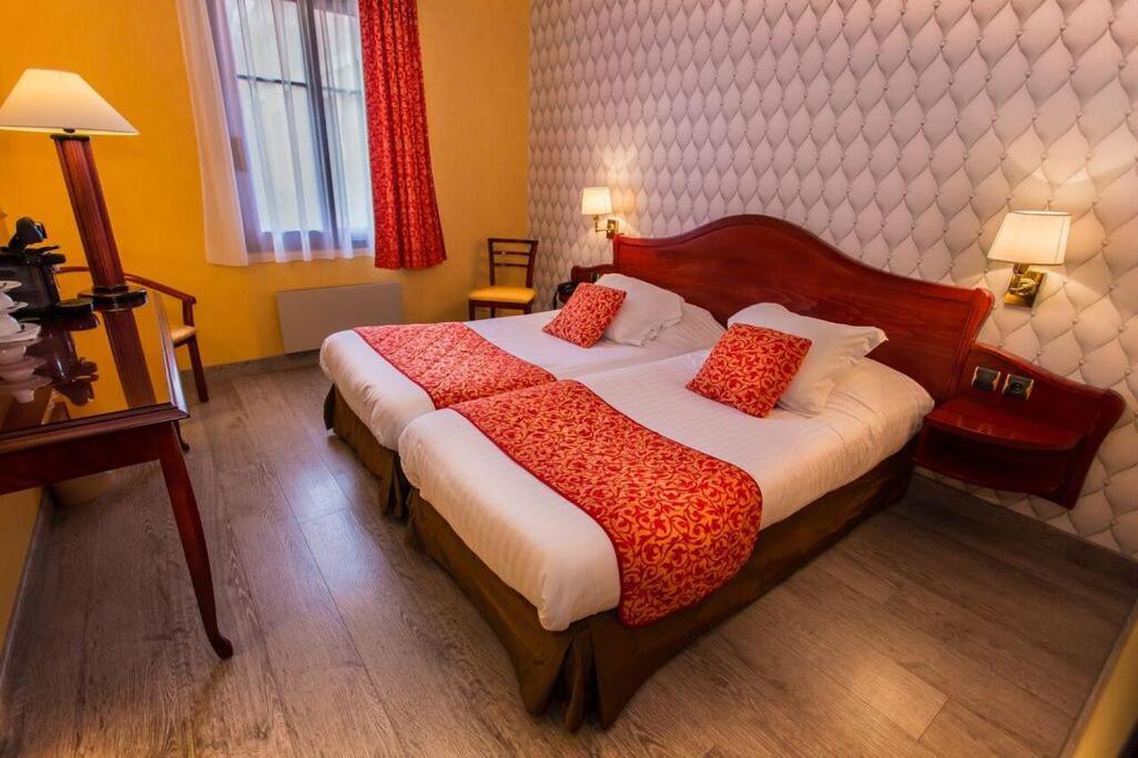 Cit'Hotel - Hotel Le Cedre نويون المظهر الخارجي الصورة