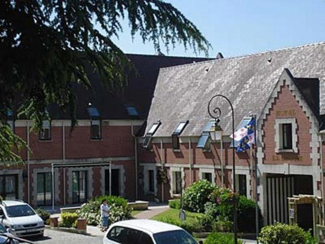 Cit'Hotel - Hotel Le Cedre نويون المظهر الخارجي الصورة